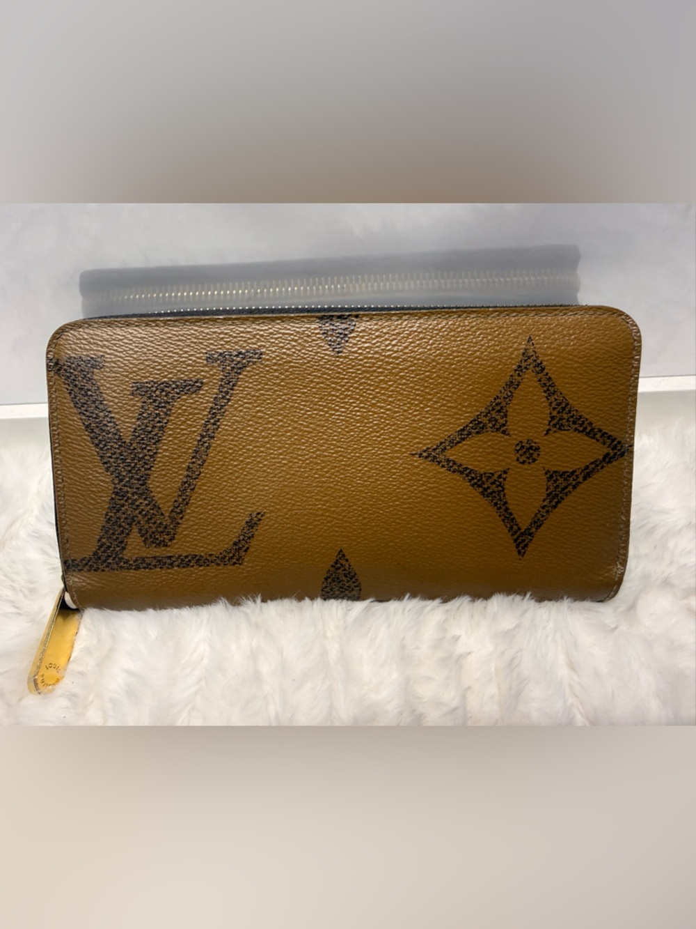 LOUIS VUITTON-CA0280 Reverse Monogram Giant Logo Zippy Wallet